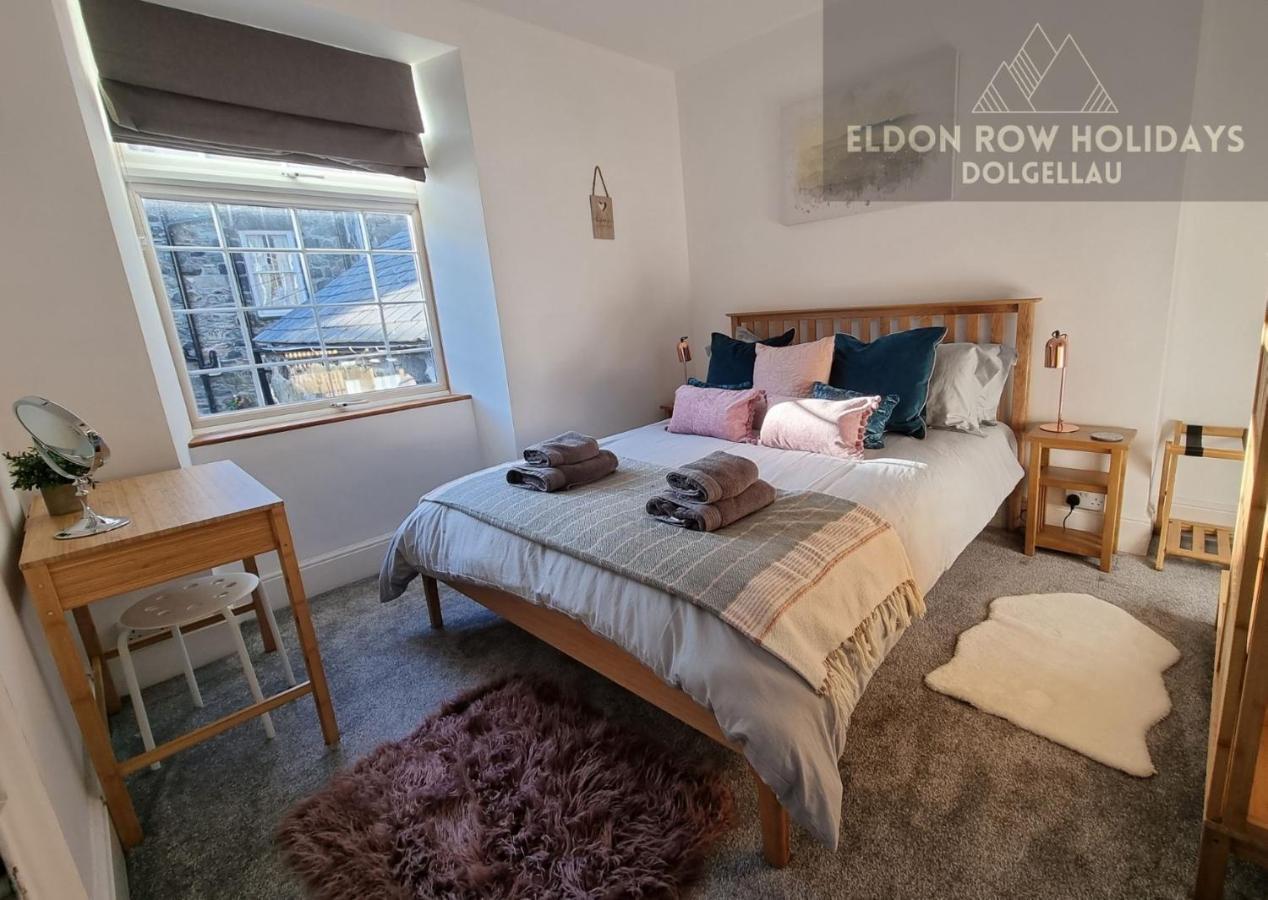 Eldon Row - Stylish Character Apartments - Central Location 1 & 2 Bed Available Dolgellau Exterior photo
